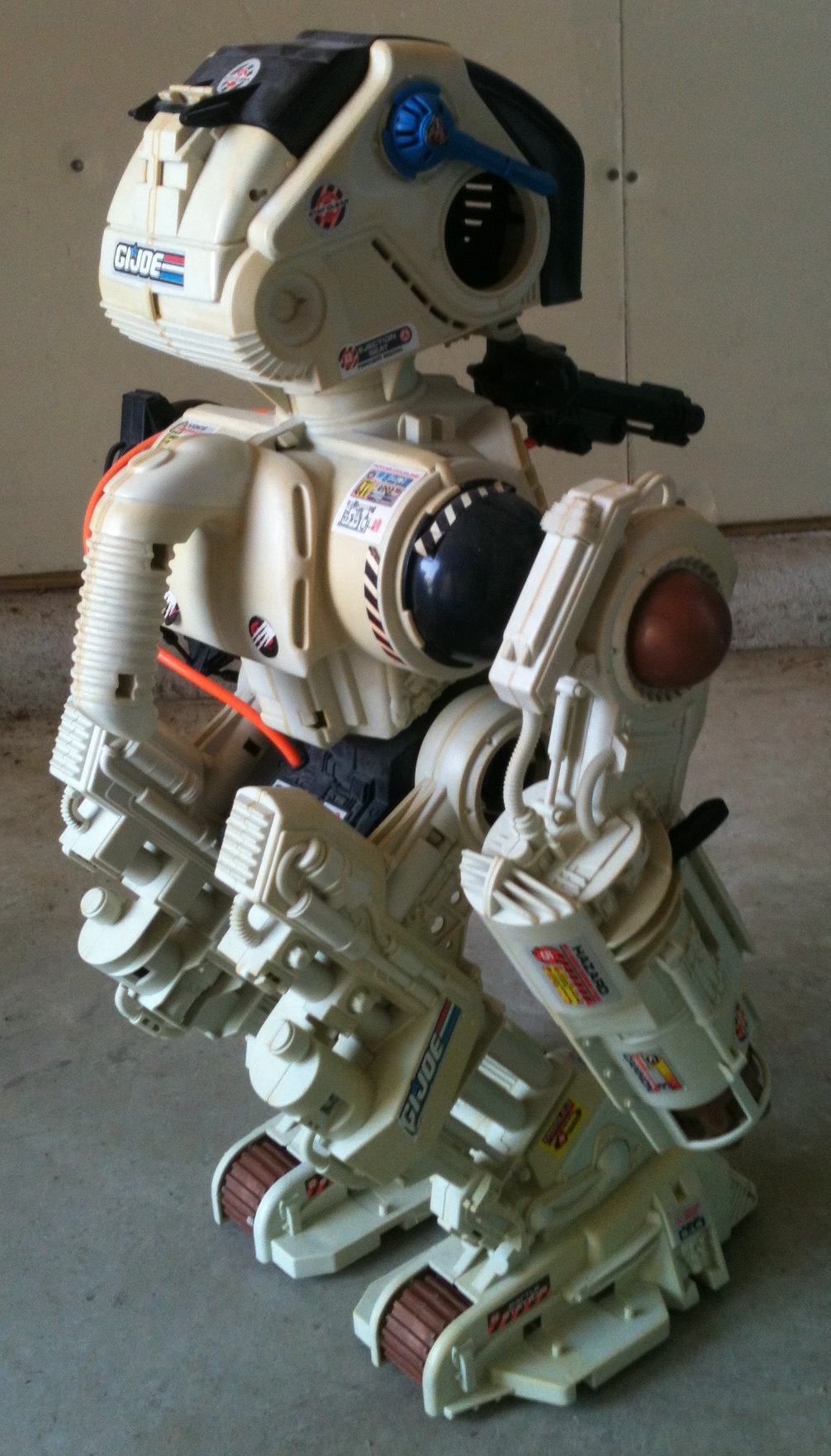 http://www.drewkremer.com/MyPictures/TradeStuff/Joe-vintage-Armor-Bot-02.JPG